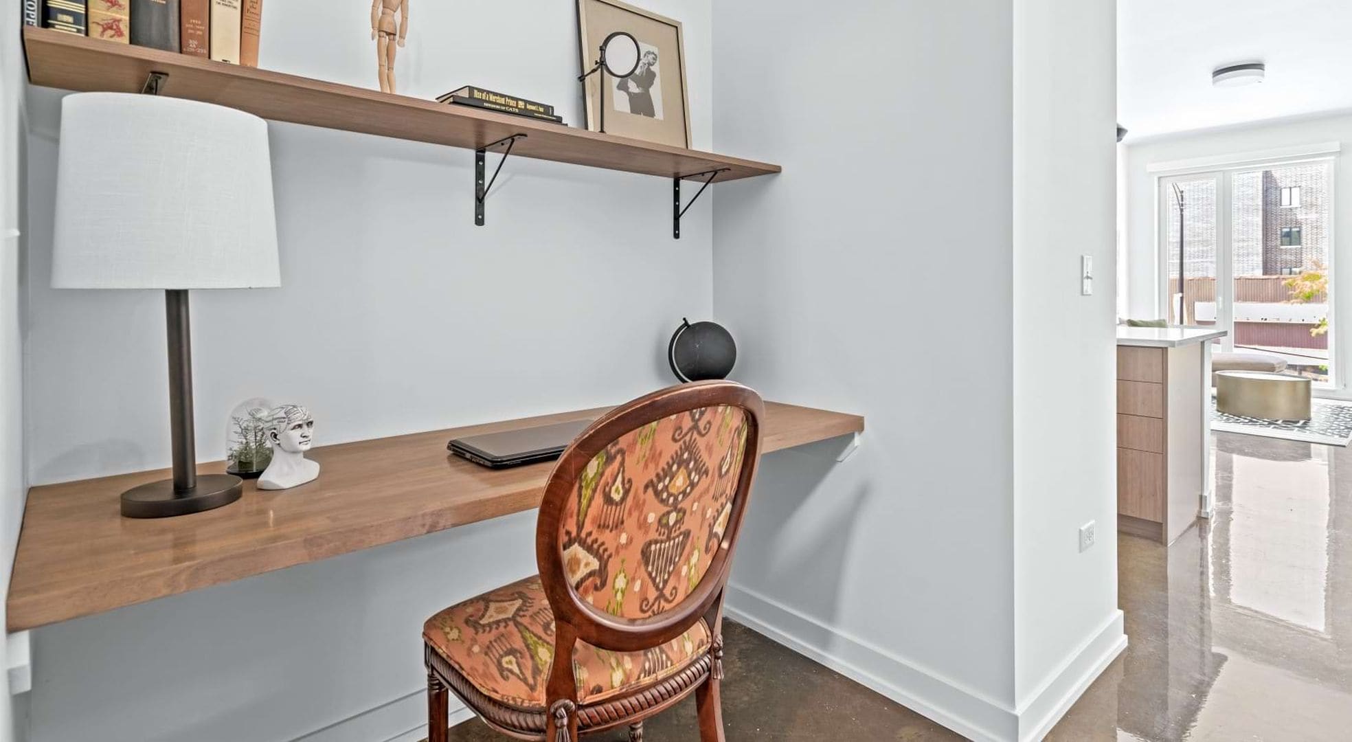 Building Photo - 1131 W Winona St