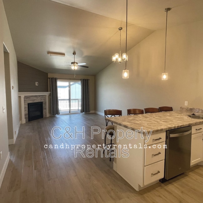 Building Photo - 1417 Columbine Dr
