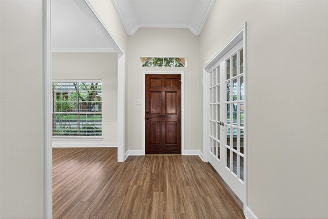 Building Photo - 2015 Rosalyn Ct