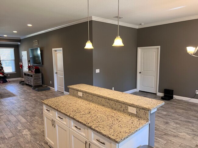 Building Photo - 8283 Calle Mio