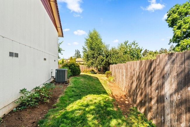 Building Photo - 1490 Carobelle Ct