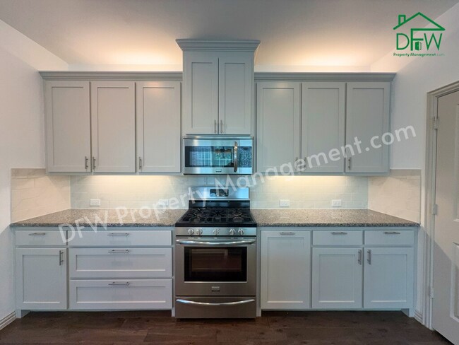 Building Photo - 3 Bed/2.5 Bath Home for Lease in Arlington – 2 Living Areas, Pool, Courts & Trails Nearby!