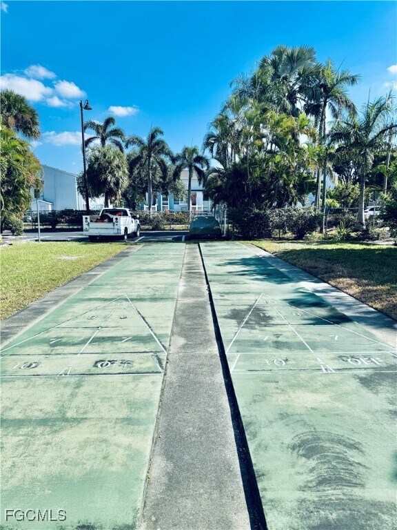 Building Photo - 2264 Winkler Ave