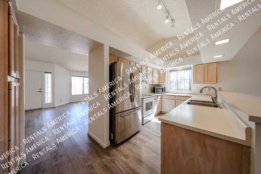 Building Photo - 12240 S 45th St