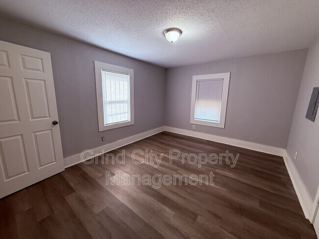 Building Photo - 1333 Fairfax St