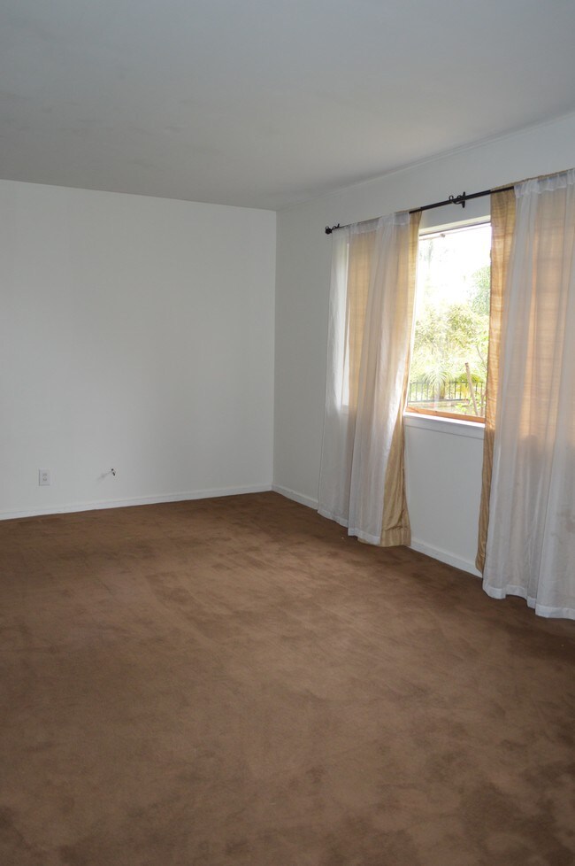 Building Photo - 514 S King St