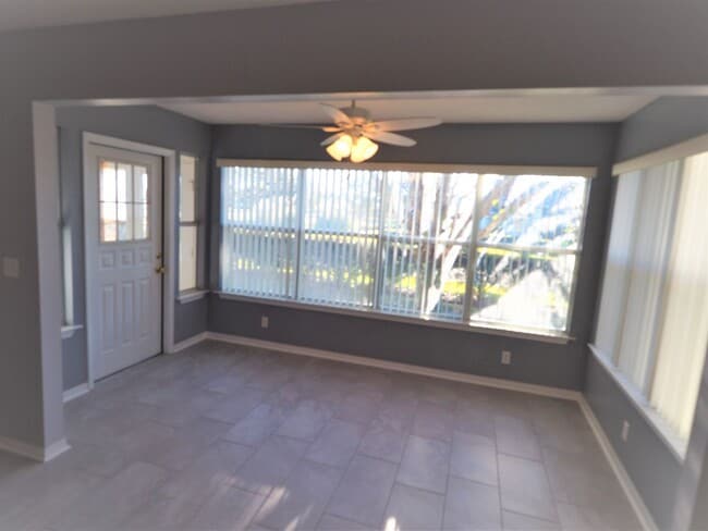 Building Photo - Home in Glenlakes Subdivision!
