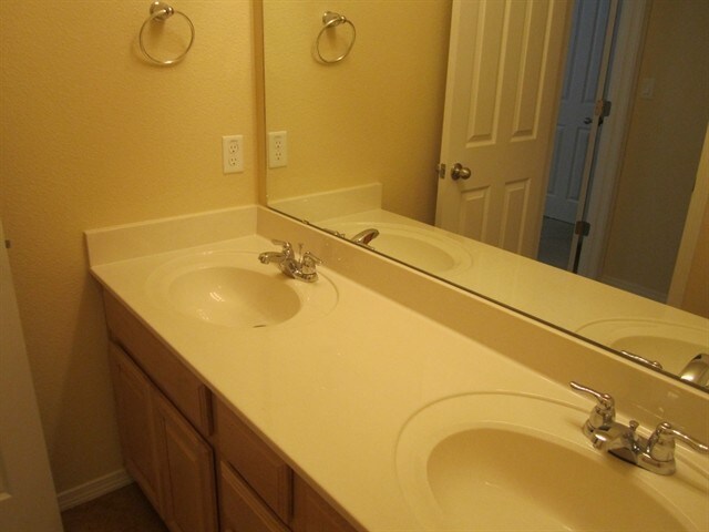 Building Photo - 3635 Buckskin Loop NE