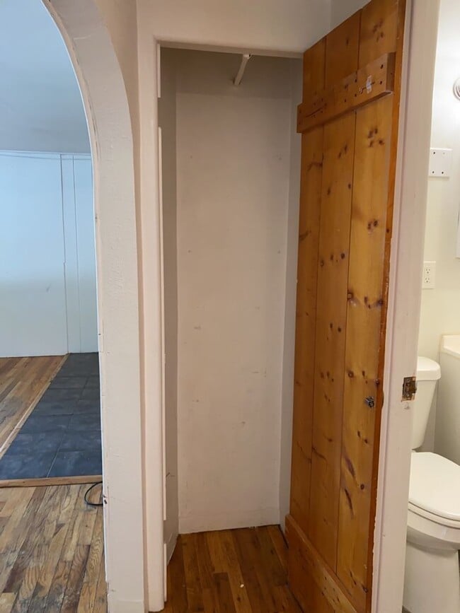 Building Photo - STUDENTS WELCOME! Cute 4-Bedroom / 1-Bath Home w/ Spacious Fenced Yard