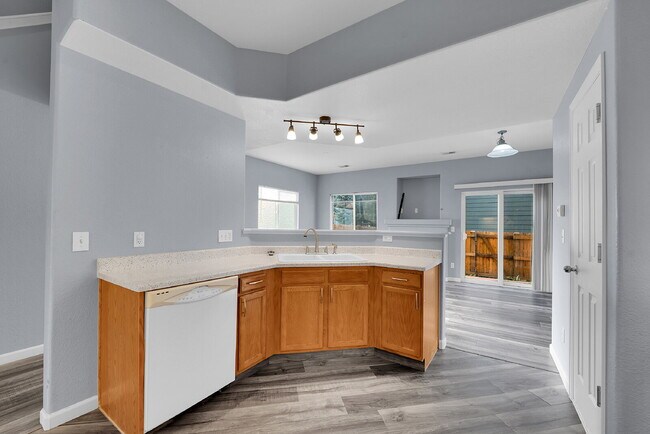 Building Photo - $1,675.00 - 2 Bedrooms, 2.5 Bathrooms, Townhouse in Thornton with Cozy Fireplace!