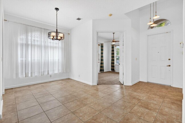Building Photo - 6532 SE Broadmoor Ln