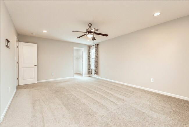 Building Photo - 240 Irongate Dr