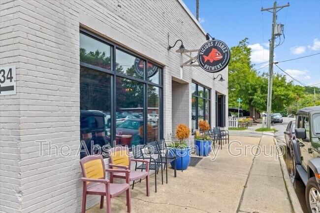 Building Photo - 145 S Main St