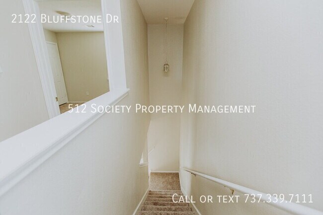 Building Photo - 2122 Bluffstone Dr
