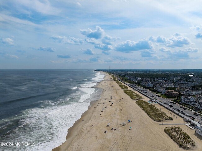 Building Photo - 402 Philadelphia Blvd