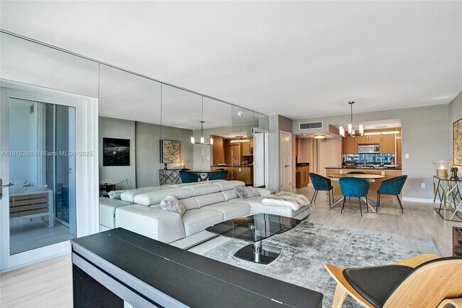Building Photo - 10275 Collins Ave