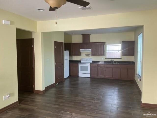 Building Photo - 215 Fig Dr