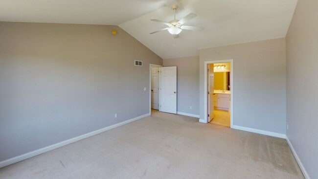 Building Photo - 3 Bedroom House for Rent