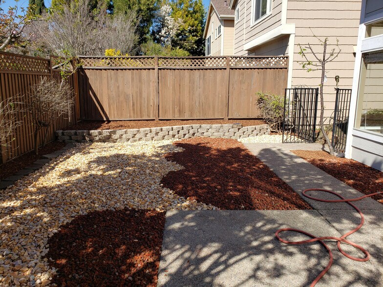 Building Photo - 409 Trailhead Way