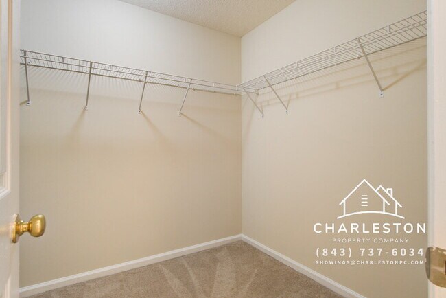 Building Photo - 454 Hainesworth Dr