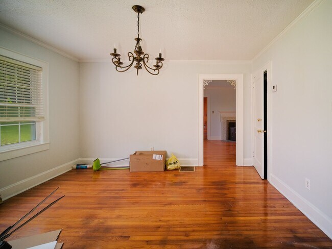 Building Photo - "Charming 3-Bedroom Home with Hardwood Floors & 2 Full Baths in Bessemer City – 1758 Sq Ft of Com...