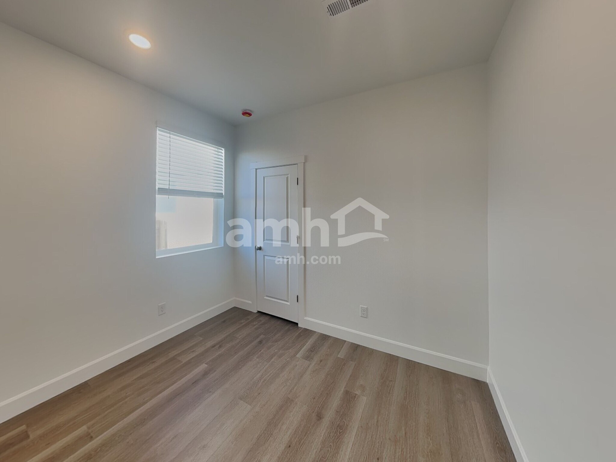 Building Photo - 13897 E 101st Ave