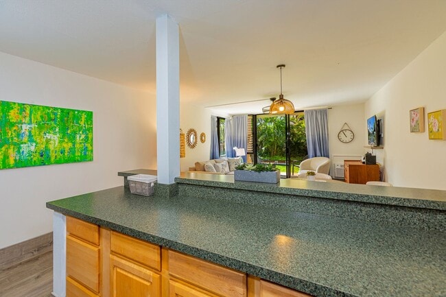 Building Photo - Fully Furnished, 1 Bed/2 Bath, Kamaole Sands