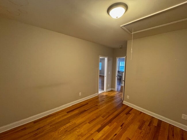 Building Photo - Charming 1925 Craftsman Bungalow in Downto...