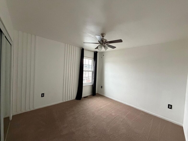 Building Photo - 143 Sweetbay Ln