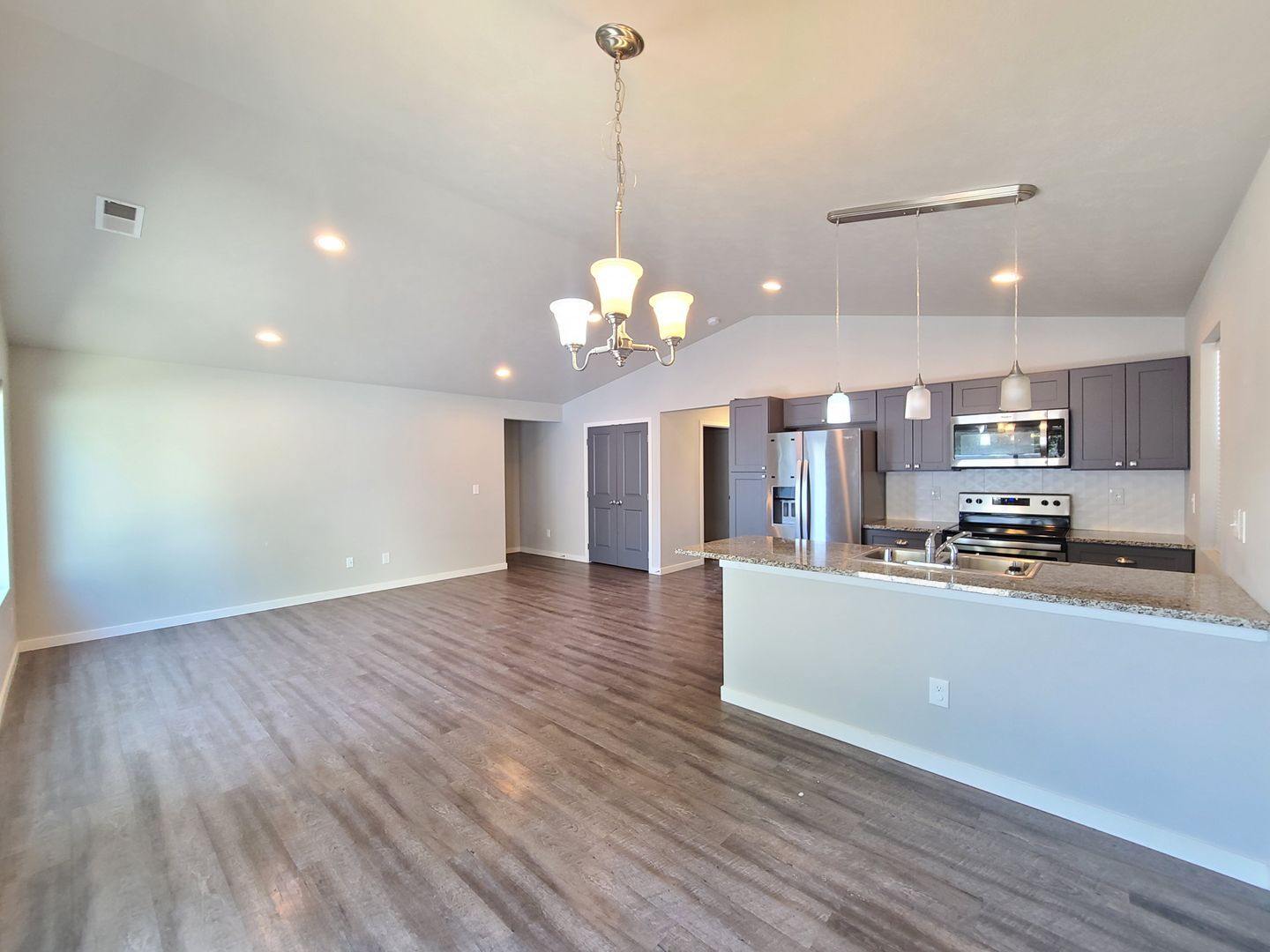 Building Photo - 3014 N Gillis Ct
