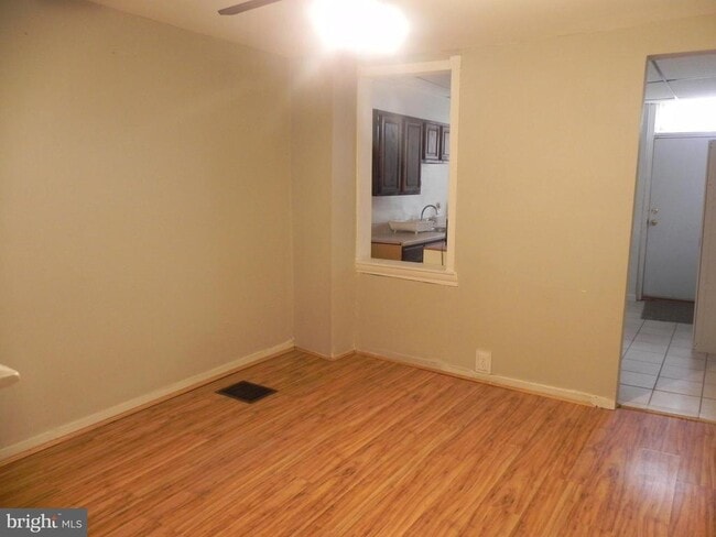 Building Photo - 319 W 28th St