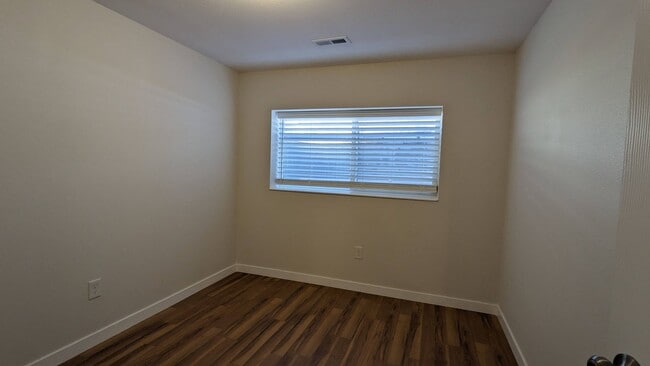 Building Photo - 1632 Manitou Blvd