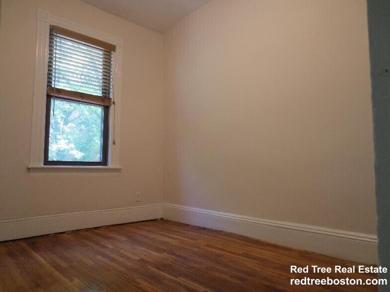 Building Photo - 48 Saint Germain St