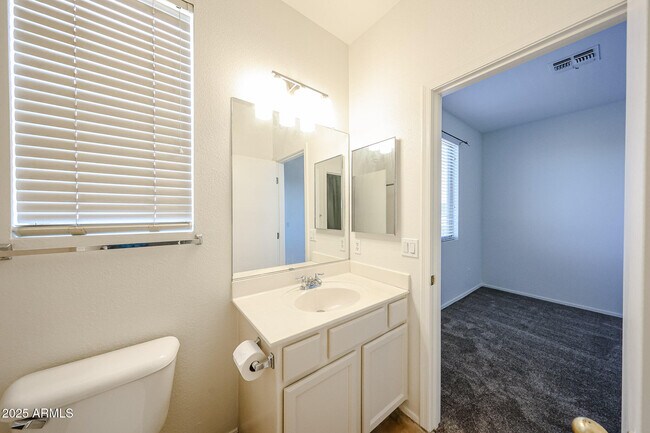 Building Photo - 4112 E Barwick Dr