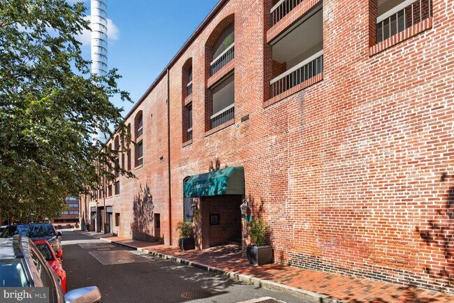 Building Photo - 3225 Grace St NW