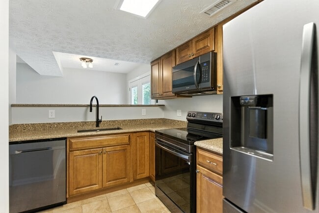 Building Photo - 6054 Warrenpark Ln
