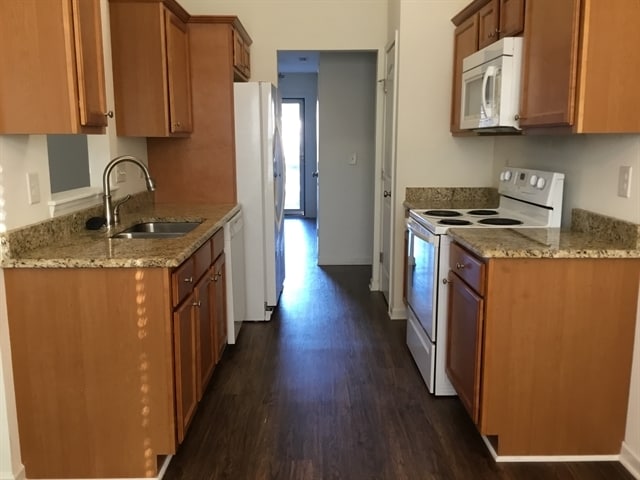 Building Photo - 5015 Croftwood Dr