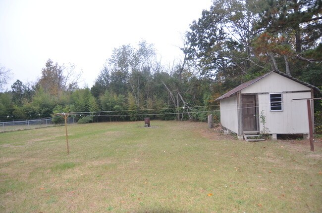 Building Photo - Charming Conrex Home Available Today!