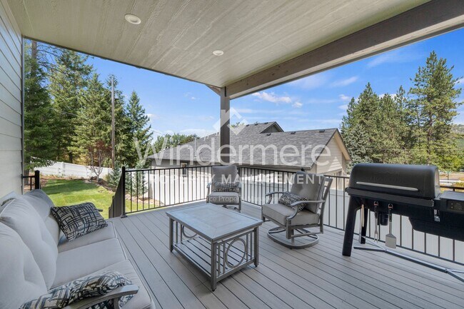 Building Photo - * Coming Soon 08/15/2025*Furnished Executi...