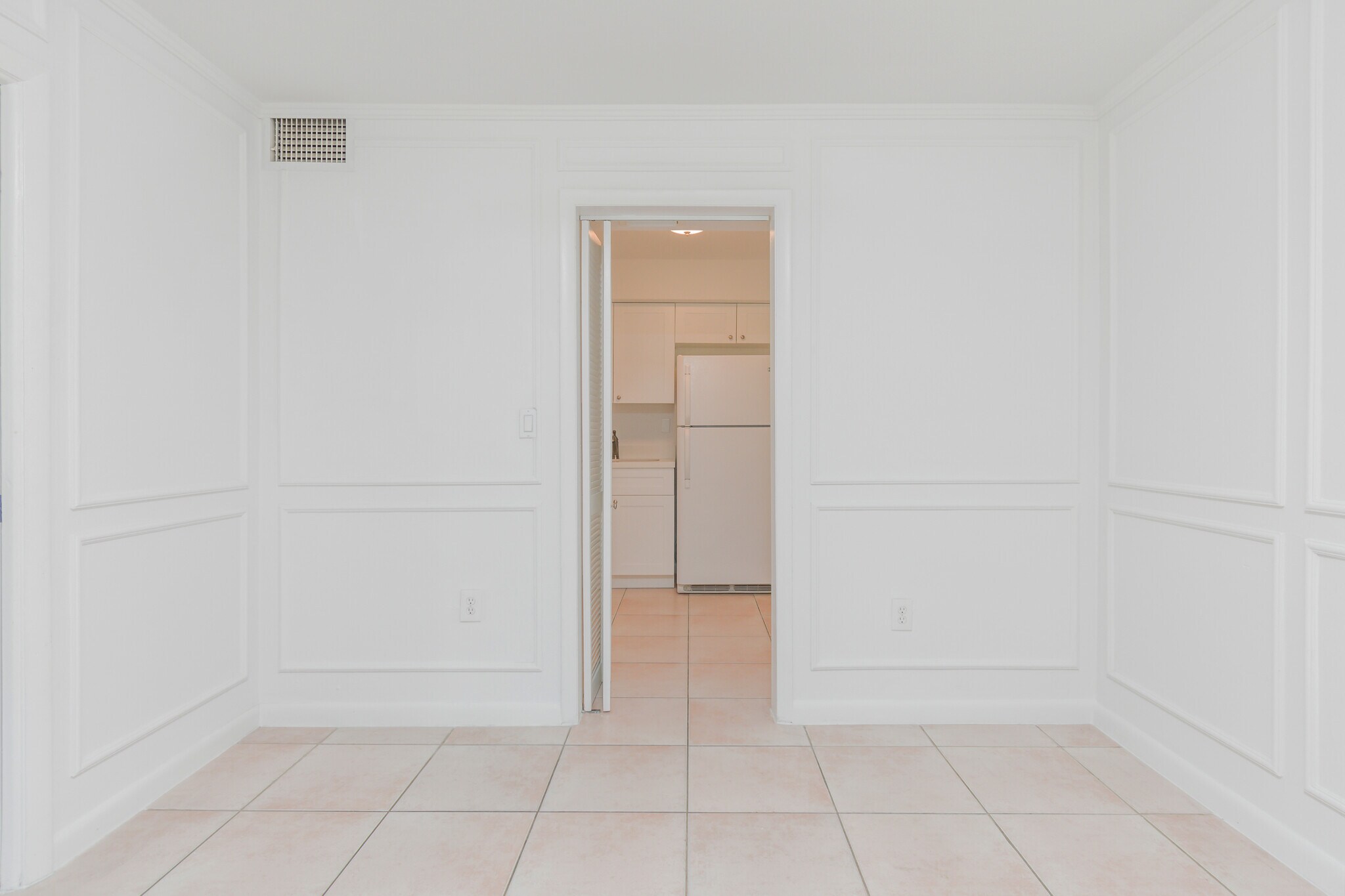 Kitchen - 3912 Ponce de Leon Blvd