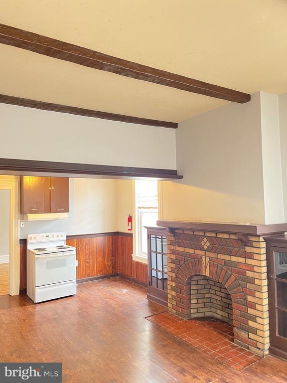 Building Photo - 79 N Evans St