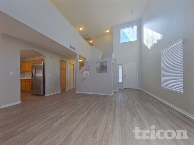 Building Photo - 22040 W Gardenia Dr