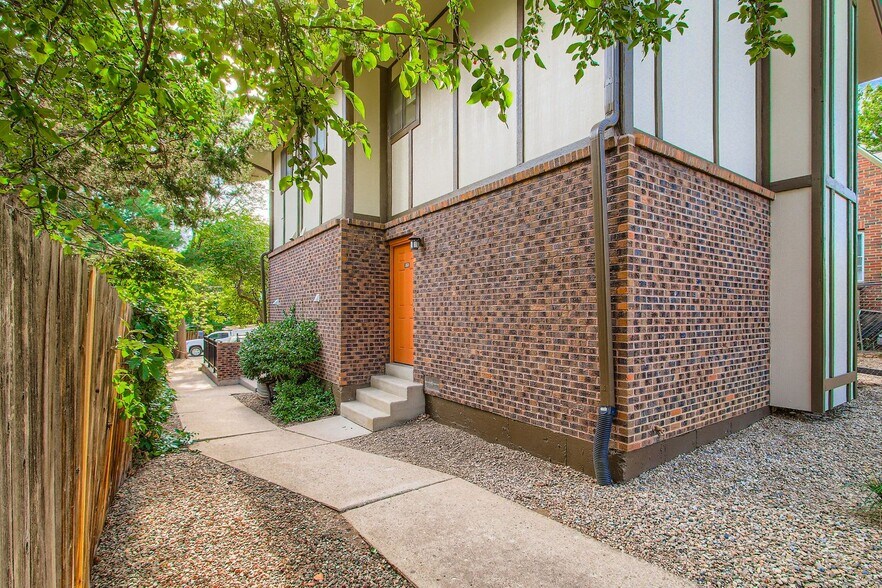 Building Photo - 720 17th St