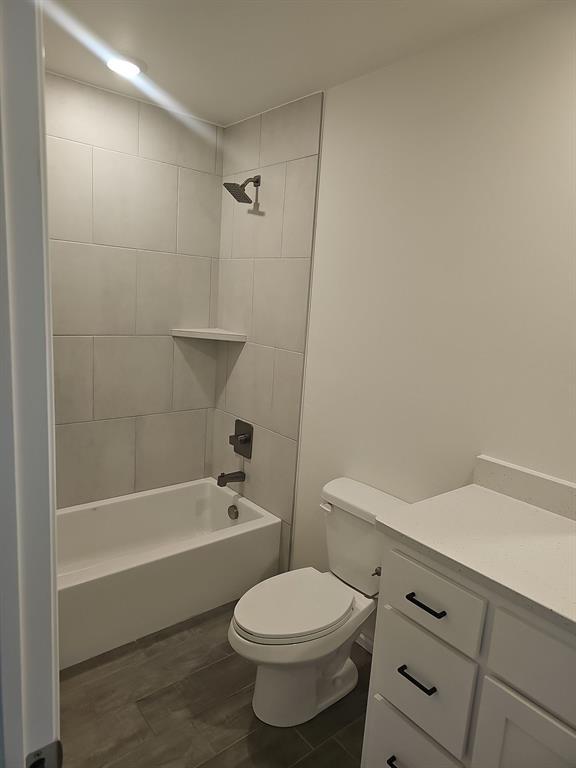 Building Photo - 3701 Lynne Ave