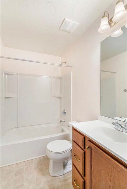 Building Photo - 225 Persimmon Lane