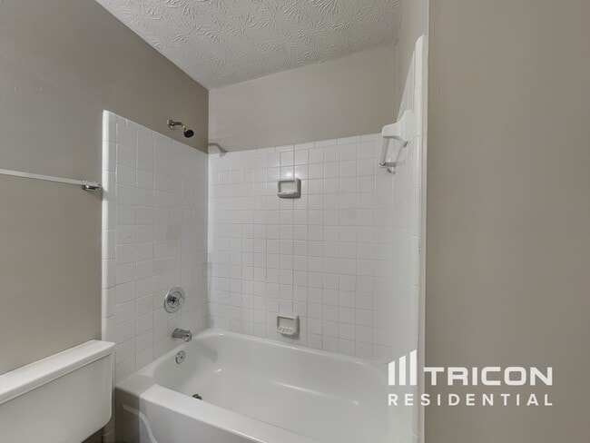 Building Photo - 5708 St Thomas Dr
