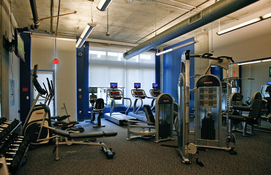 Gym - 1100 S Hope St