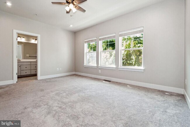 Building Photo - 8311 Amber Beacon Cir