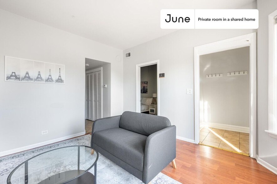 Building Photo - Room in Shared 3 bed/2 bath home