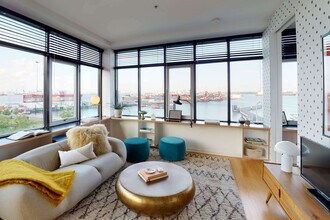 Building Photo - Staten Island Urby